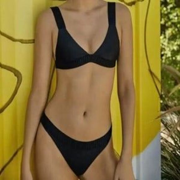 PilyQ Midnight Elastic Banded Halter Top - Small - Picture 1 of 3